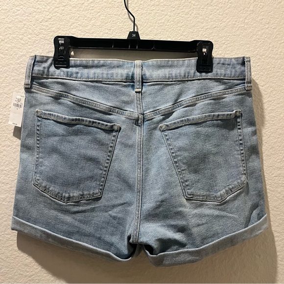 Light Wash High Rise Cuffed Denim Jean Shorts Trendy Summer Casual Outfit - Picture 6 of 14